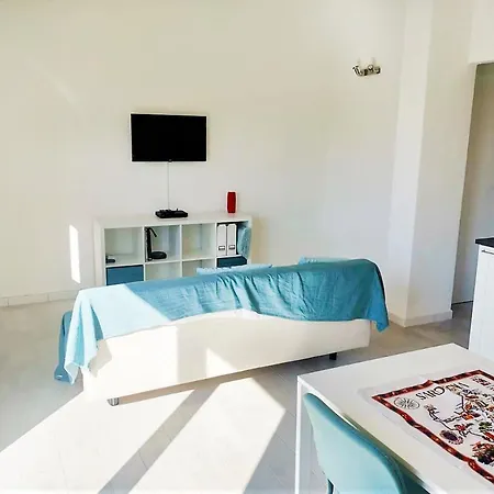 アパート Affittimoderni La Gemma カステルサルド